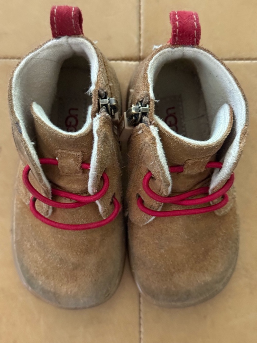 💛$15 FLASH SALE💛Ugg Boots Toddler 4/5